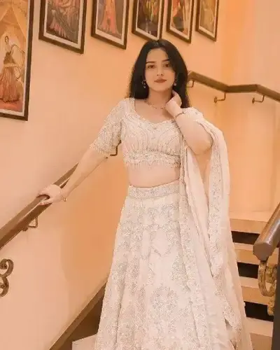 Escort Tharali